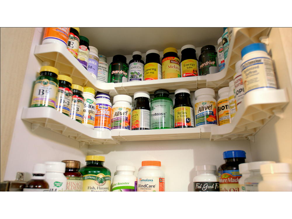 Šiukšliadėžės organizatorius virtuvės spintelės lentyna