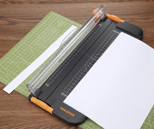 Popierinė giljotina – trimeris