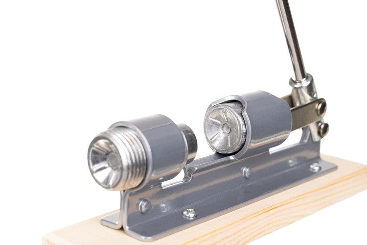 Spragtukas ant stovo