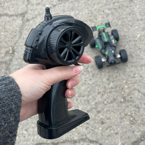 Nuotoliniu būdu valdomas visureigis Kruzzel 24819