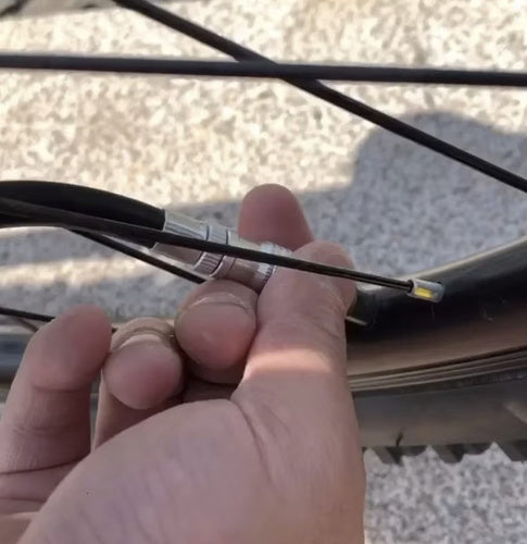 Trizand 25392 rankinis dviračio siurblys