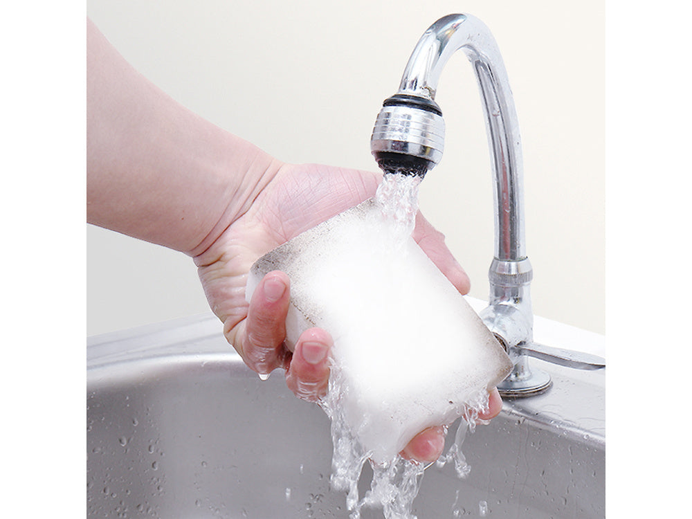 Magiška kempinėlė dėmėms valyti pašalina nešvarumus