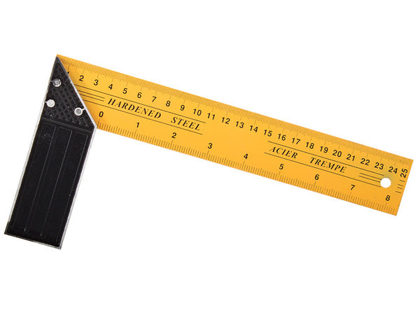 Statybinio plieno stalių kampuočiai su skale