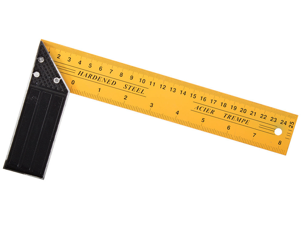 Statybinio plieno stalių kampuočiai su skale