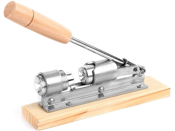 Riešutų krautuvėlė ant tvirto plieninio pagrindo