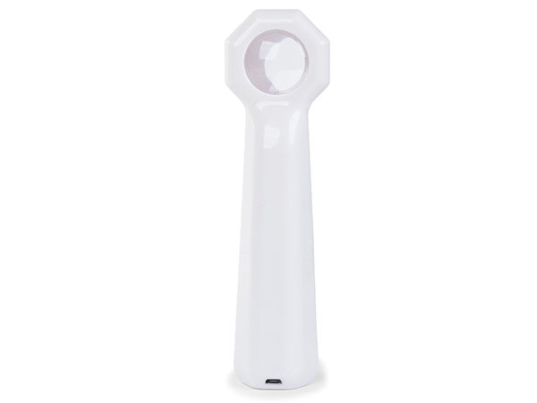 Juodagalvių ir spuogų siurblys paskatino didintuvą