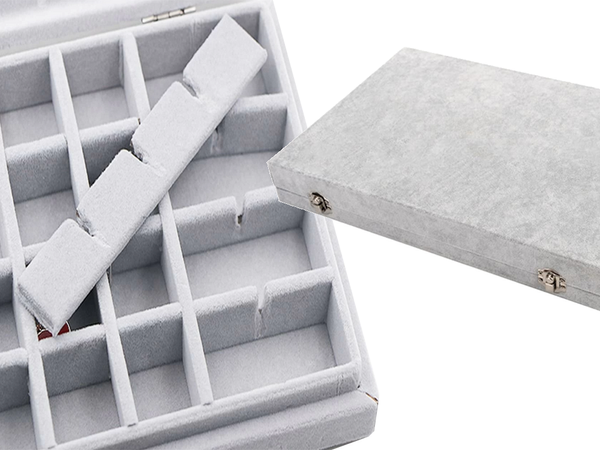 Juvelyrinių dirbinių dėžutės organizatorius, rodantis zomšą