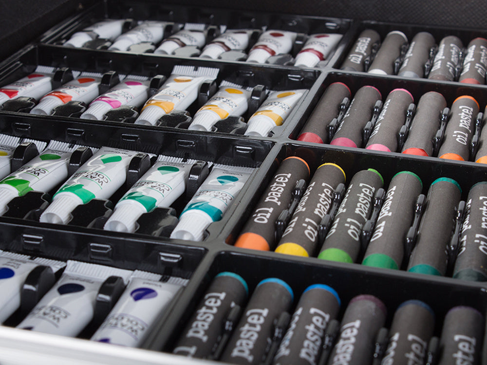 Menininkų rinkinys tapybai dėžutėje 145 vnt.