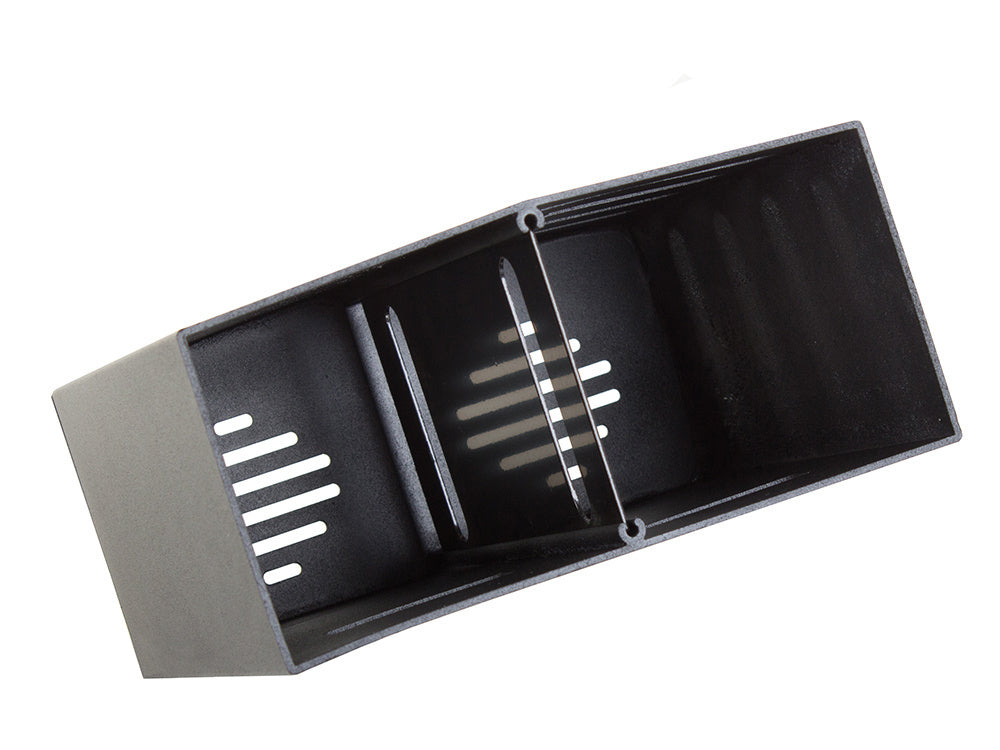 Ant sienos montuojamas stalo įrankių organizatorius su nusausintuvu