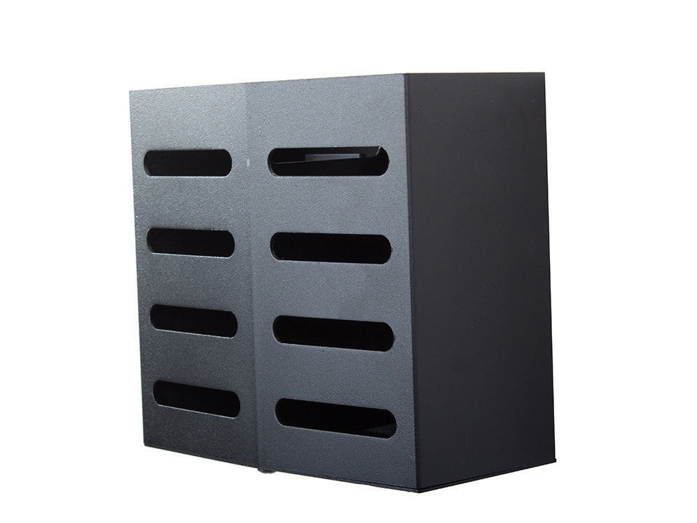 Ant sienos montuojamas stalo įrankių organizatorius su nusausintuvu