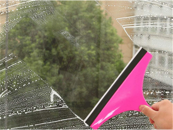 Langų valymo valytuvas su langų vandens rankena