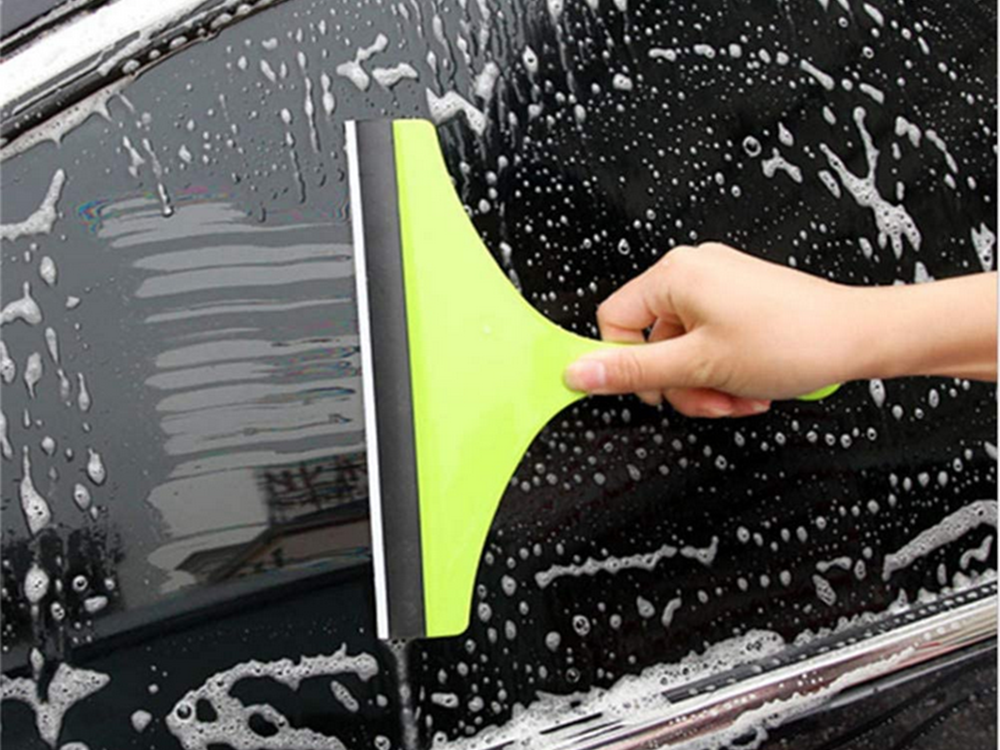 Langų valymo valytuvas su langų vandens rankena