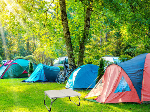 Sulankstomas stalas palapinės lagaminui