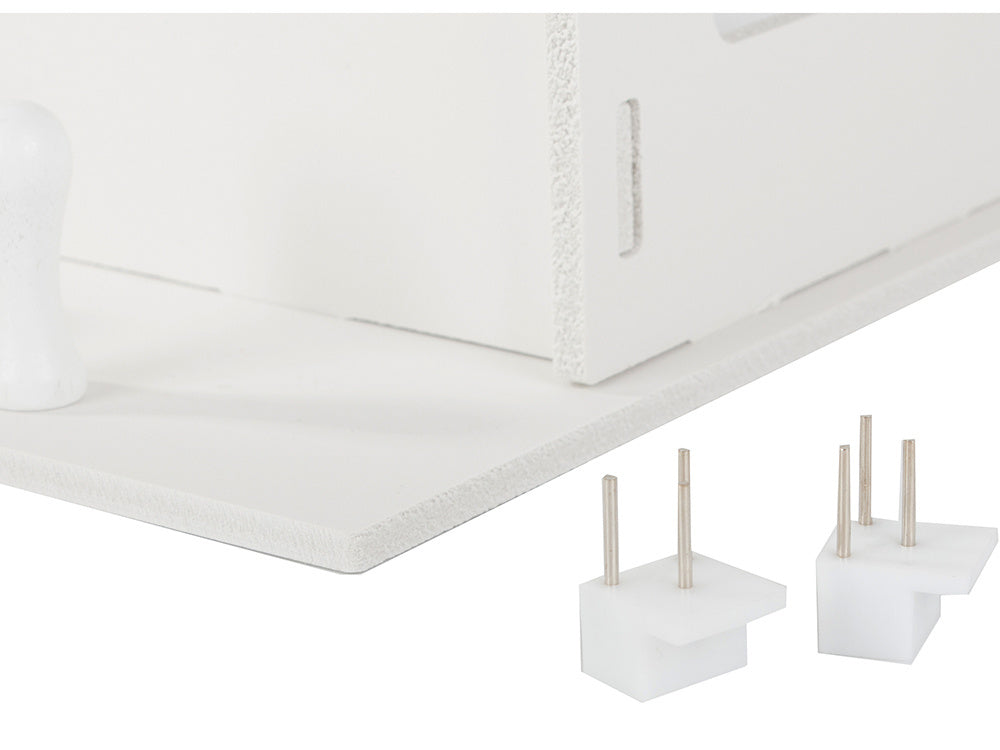 Organizatoriaus pakabinama lentyna vonios kambario spintelė