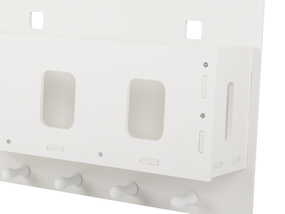 Organizatoriaus pakabinama lentyna vonios kambario spintelė