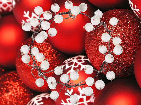 Matinė balta kalėdinė dekoracija iš šermukšnių 5 vnt.