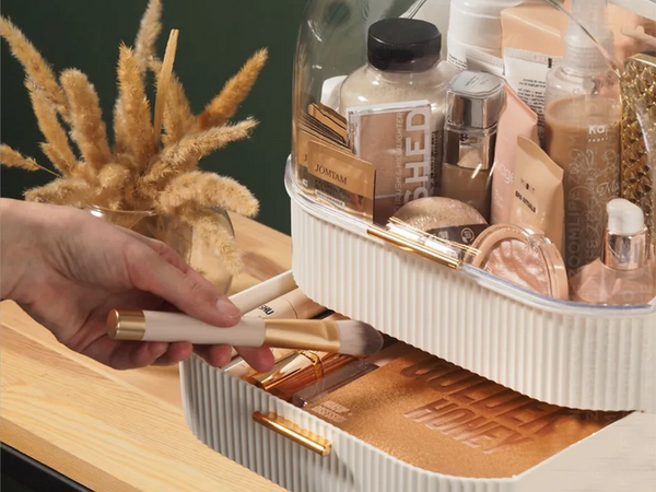 Kosmetikos organizatorius su stalčiais erdvus, su didele rankena elegantiškas