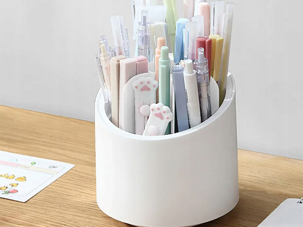 Kosmetikos organizatorius sukimosi makiažo šepetėlių laikiklis su dangteliu