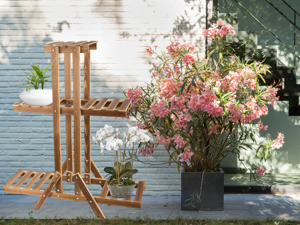 Trijų pakopų gėlių vazonų stovas mediniai gėlių vazonai