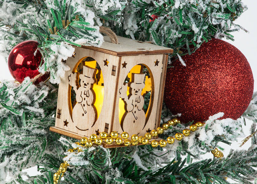 Medinis kabantis kalėdų eglutės žibintas apšvietimas kalėdinė dekoracija sniego senis