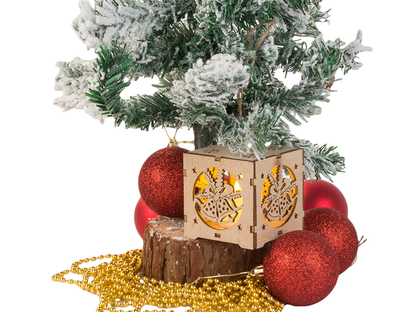 Medinis kabantis žibintas kalėdų eglutės apšvietimas kalėdinis ornamentas varpeliai