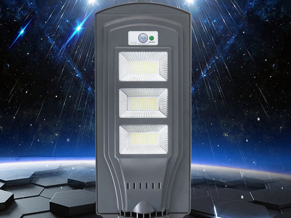 Saulės gatvės žibintas su nuotolinio valdymo judesio ir sutemų jutikliu ip65