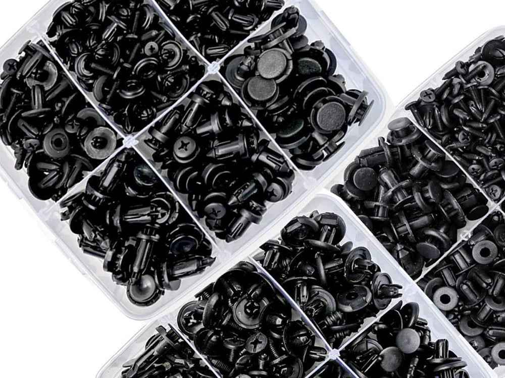 Automobilių kaiščių apmušalų klipsų rinkinys 620 vienetų