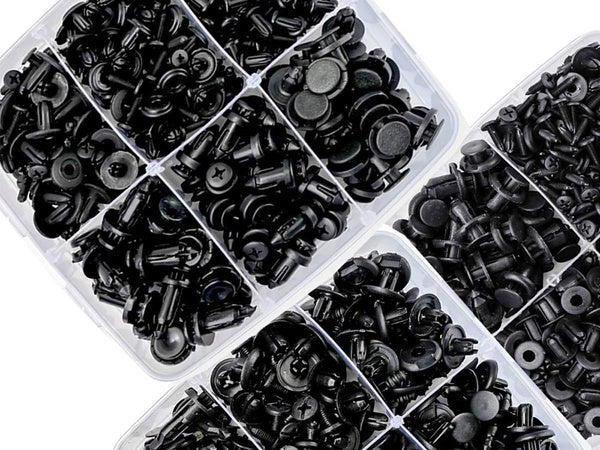 Automobilių kaiščių apmušalų klipsų rinkinys 620 vienetų