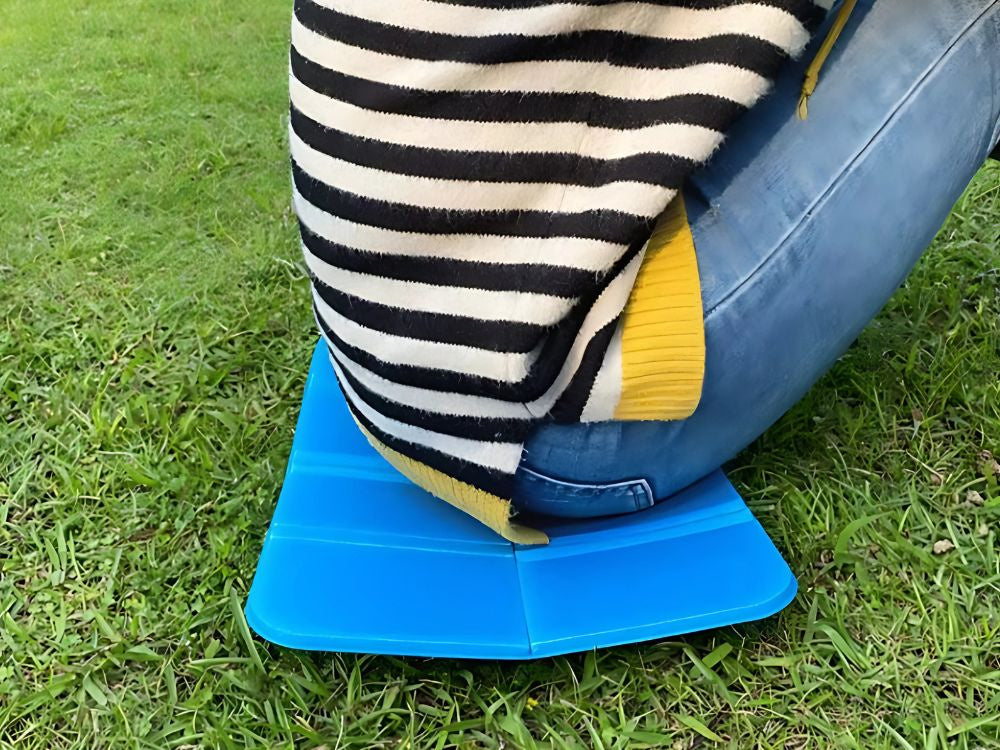 Sulankstomas kilimėlis sėdimoms vietoms (kempingui, žygiams, paplūdimiui)