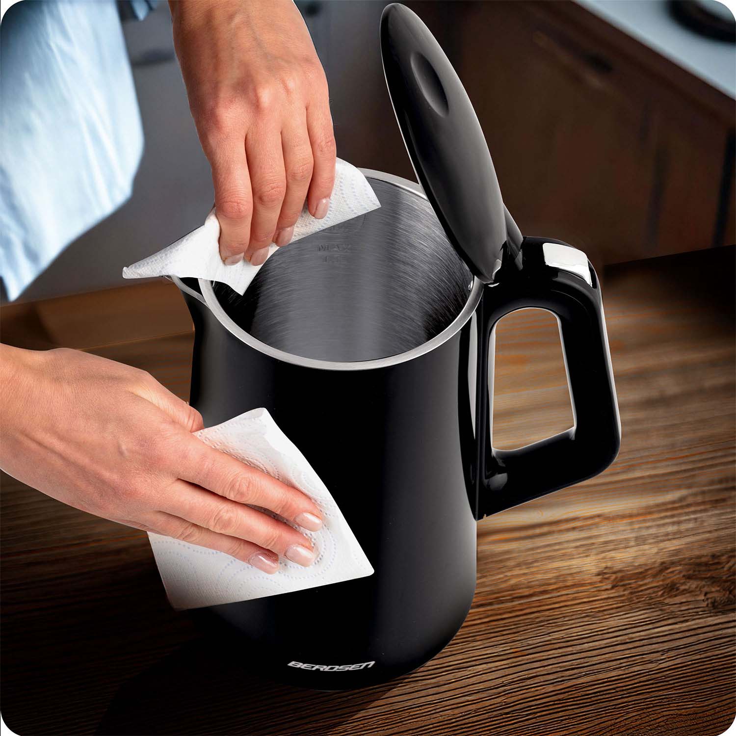 1,7 litro elektrinis Berdsen BD-71 arbatinukas juodas sidabras