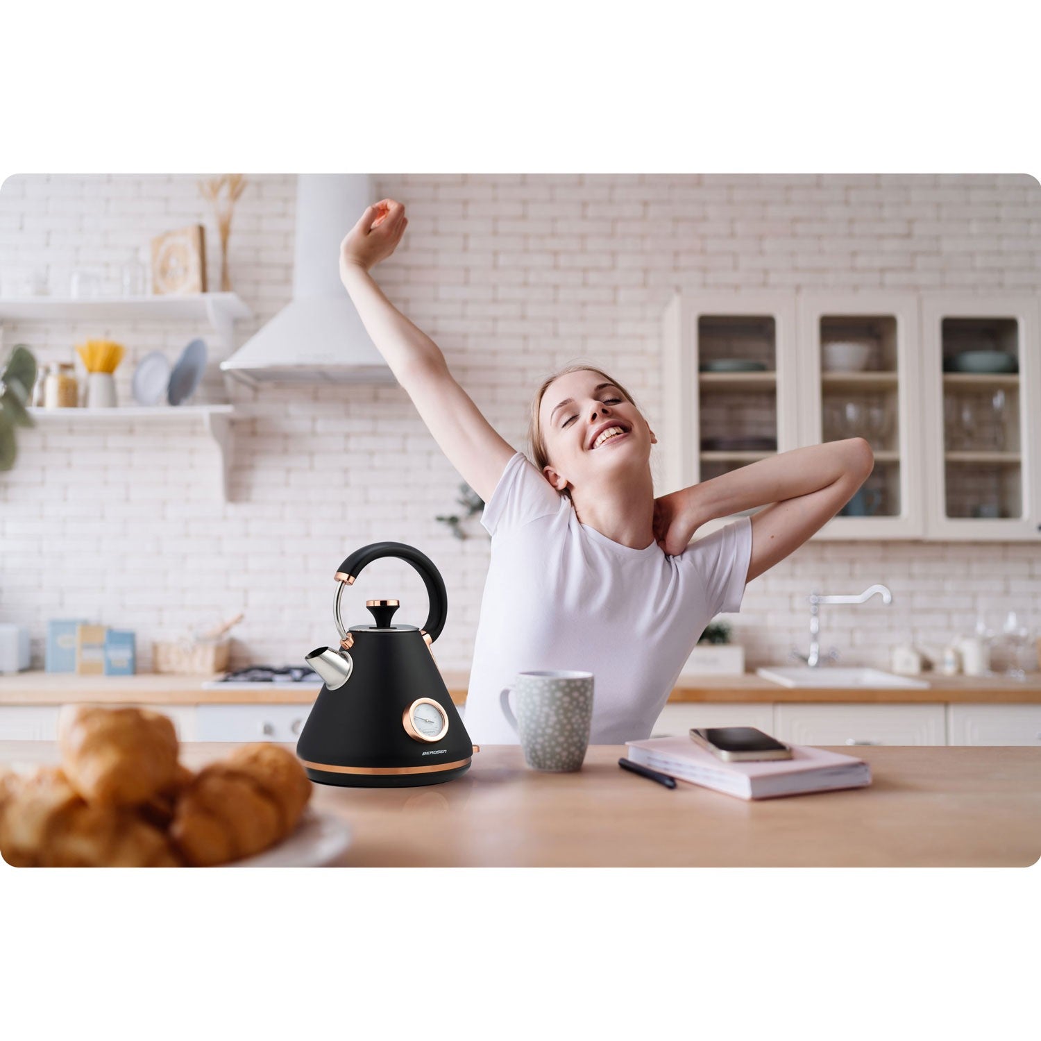 Elektrinis teptukas su 1,7 L termometru Berdsen BD-701 juodas