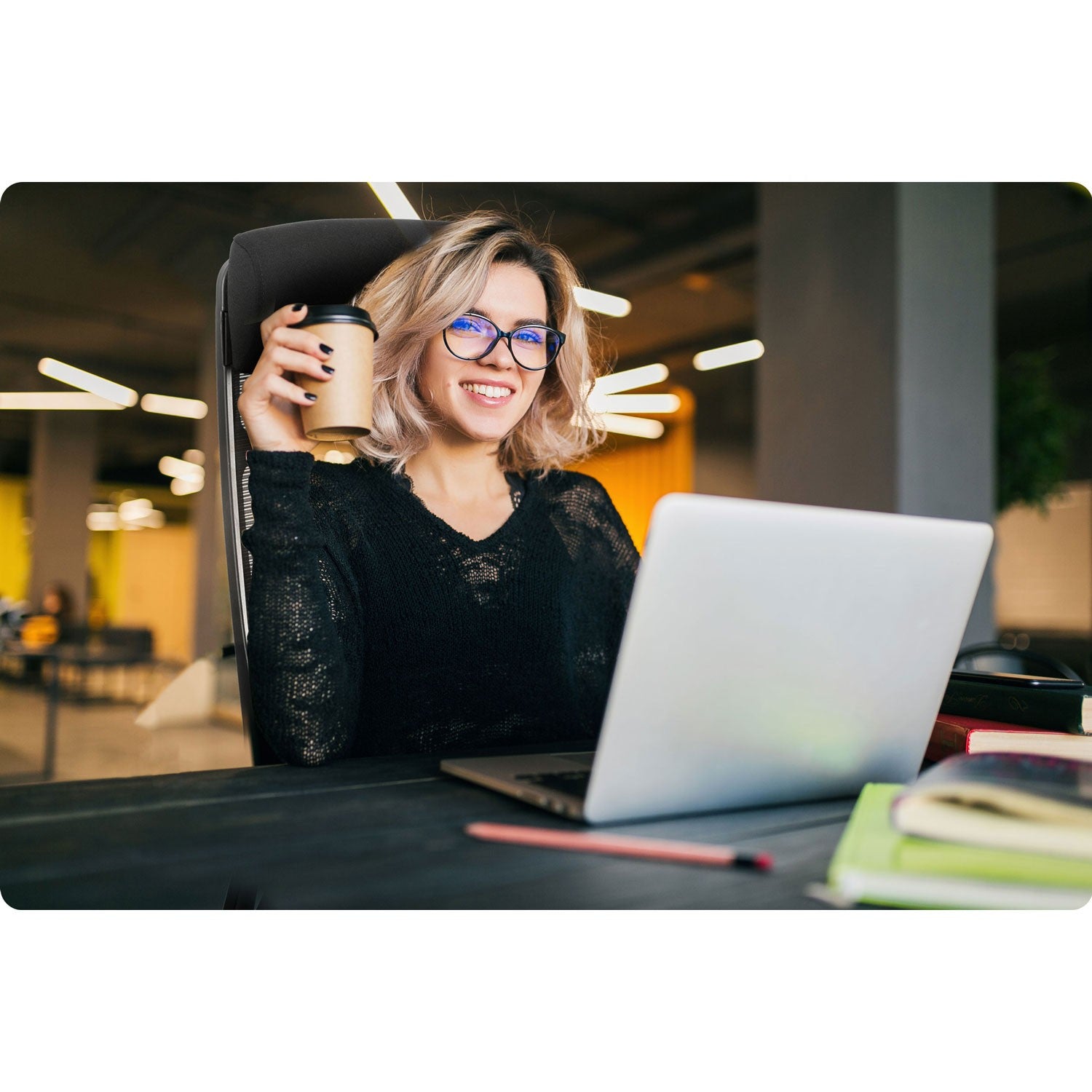 Sofotel Brema biuro kėdė iš mikrovilkių, juoda