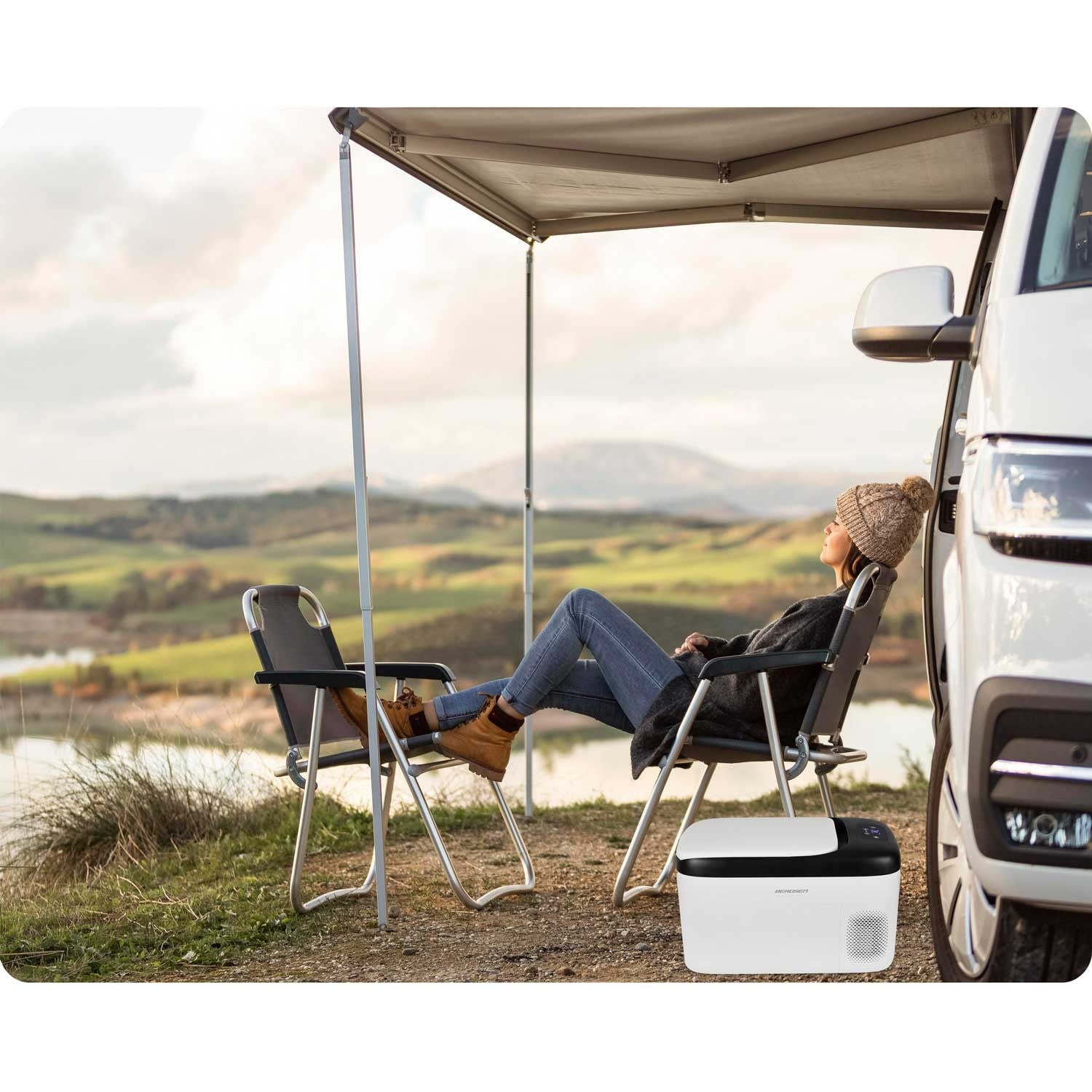 21 litrų Icemax 401 Berdsen kompresoriaus kelionės šaldytuvas - baltas