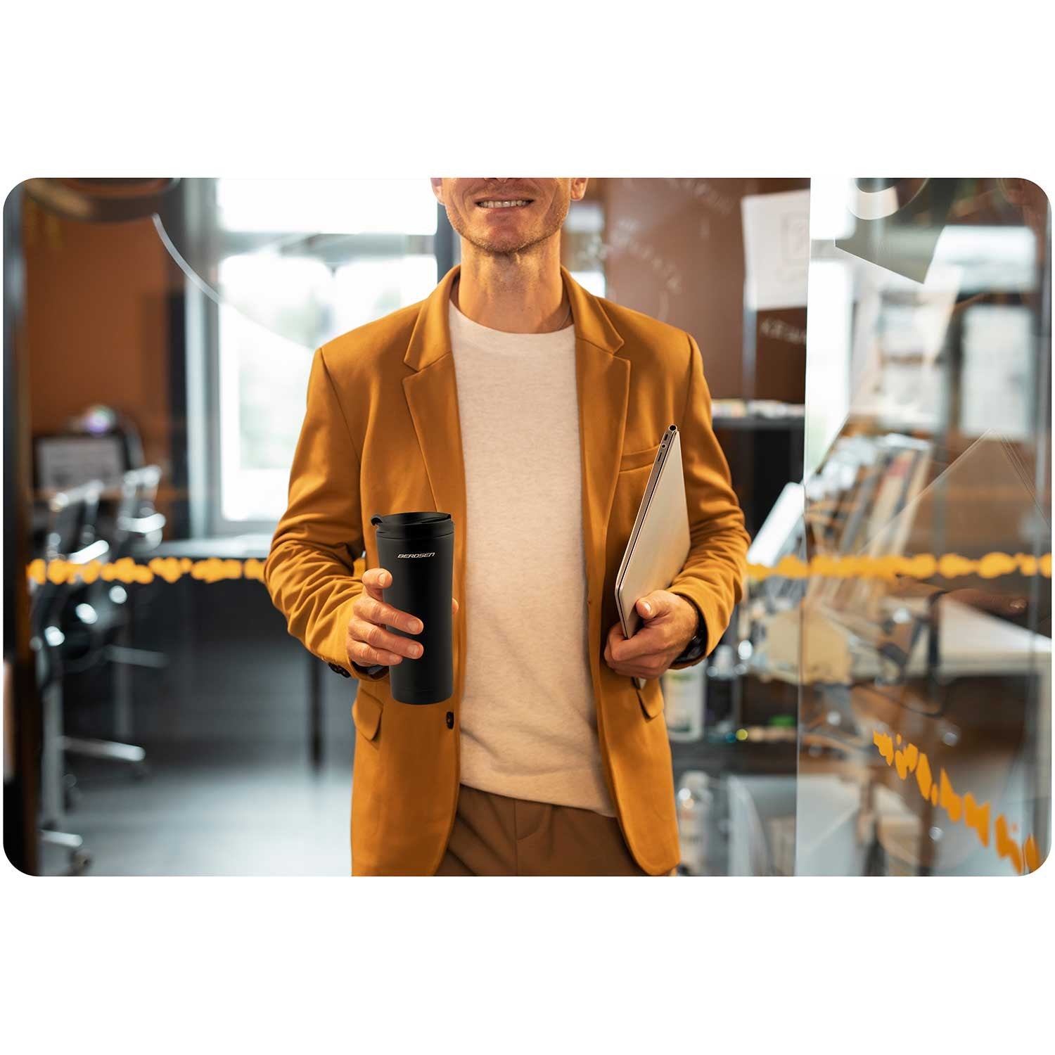 Vacuum thermos 470 ml BD-785 juoda