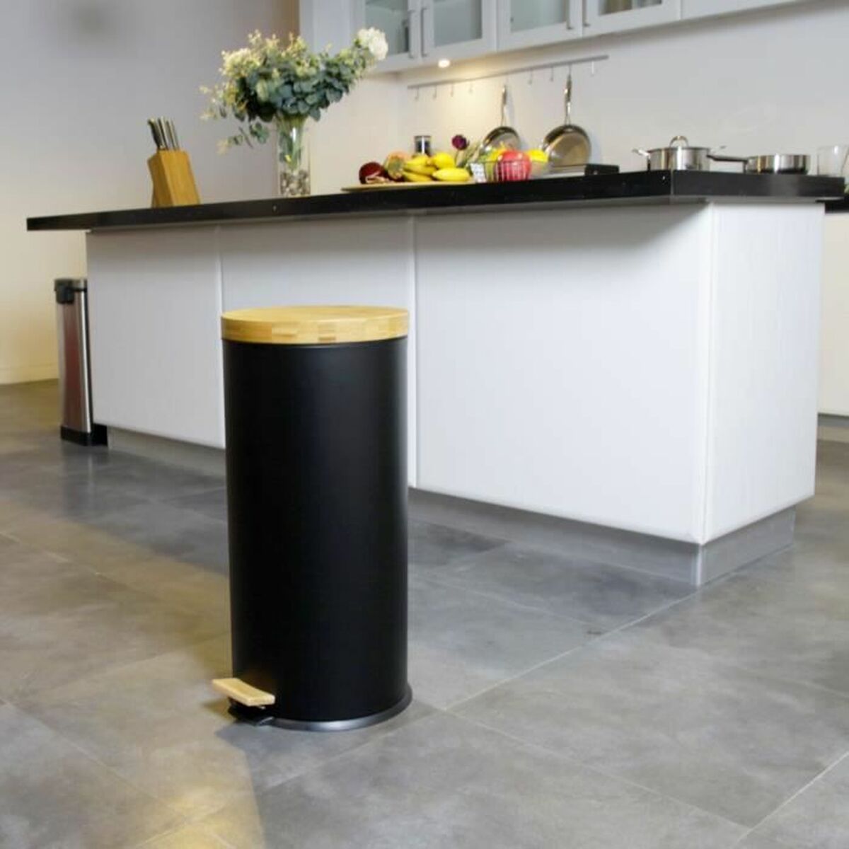 Šiukšlių dėžė Kitchen Move   Juoda Matinė galinė dalis 30 L