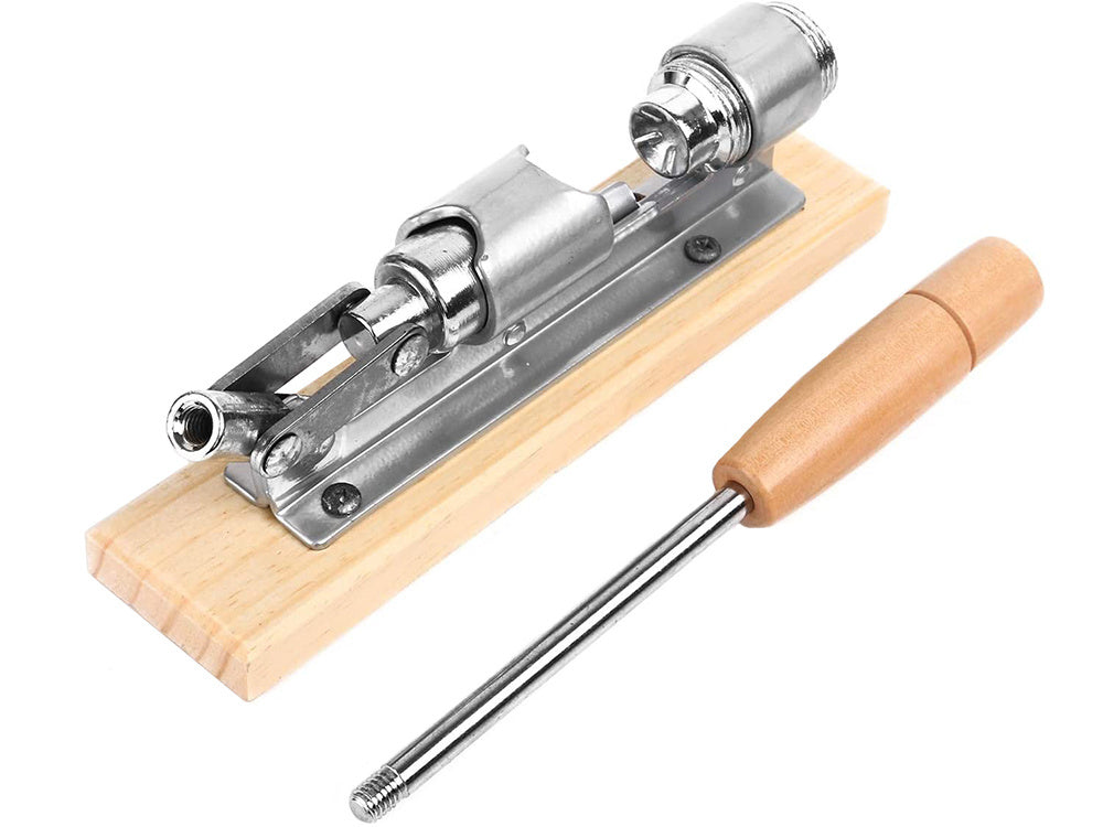 Riešutų krautuvėlė ant tvirto plieninio pagrindo