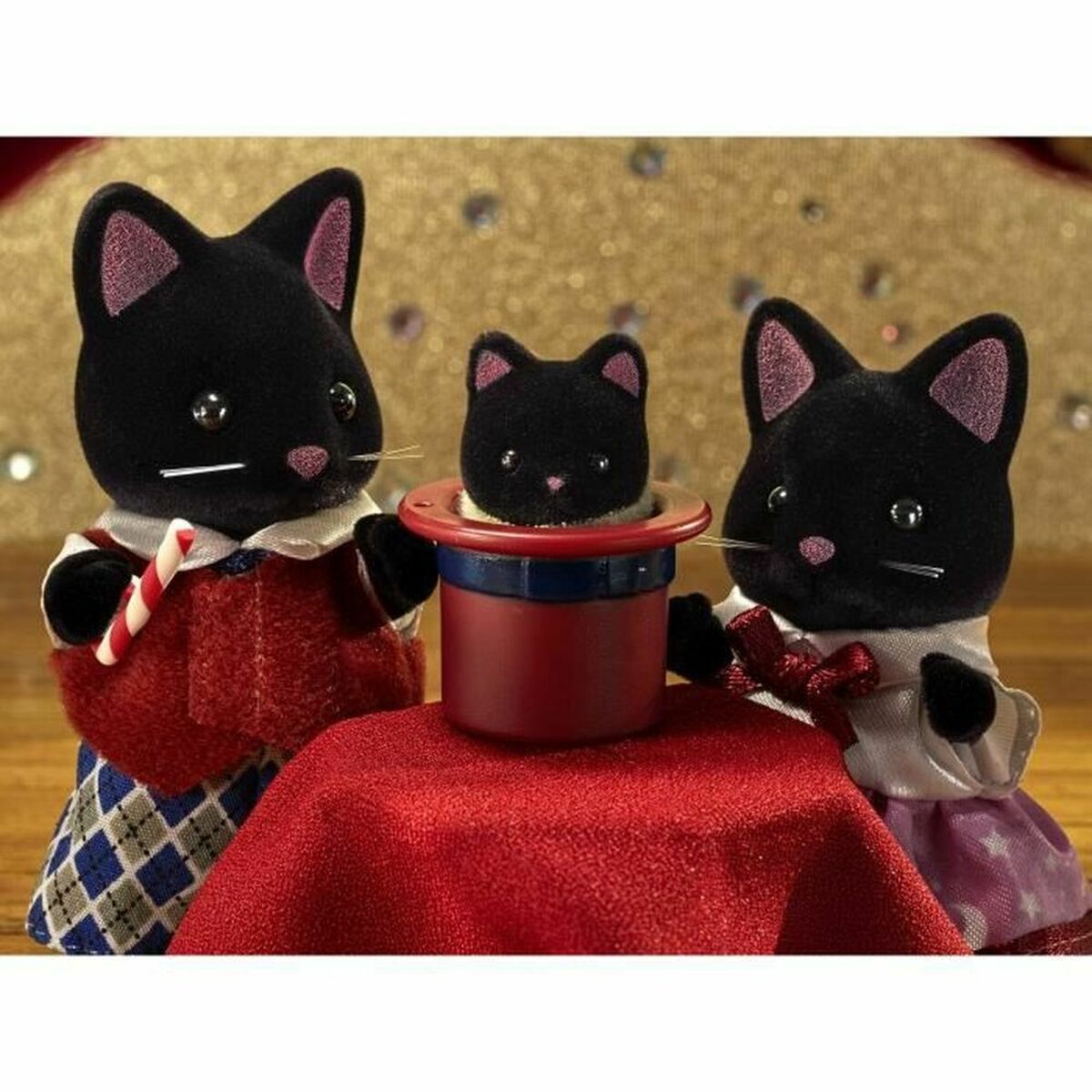 Veiklos rodikliai Sylvanian Families 5530 SYLVANIAN FAMILIES The Magician Cat Family For Children