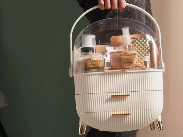 Kosmetikos organizatorius su stalčiais erdvus, su didele rankena elegantiškas