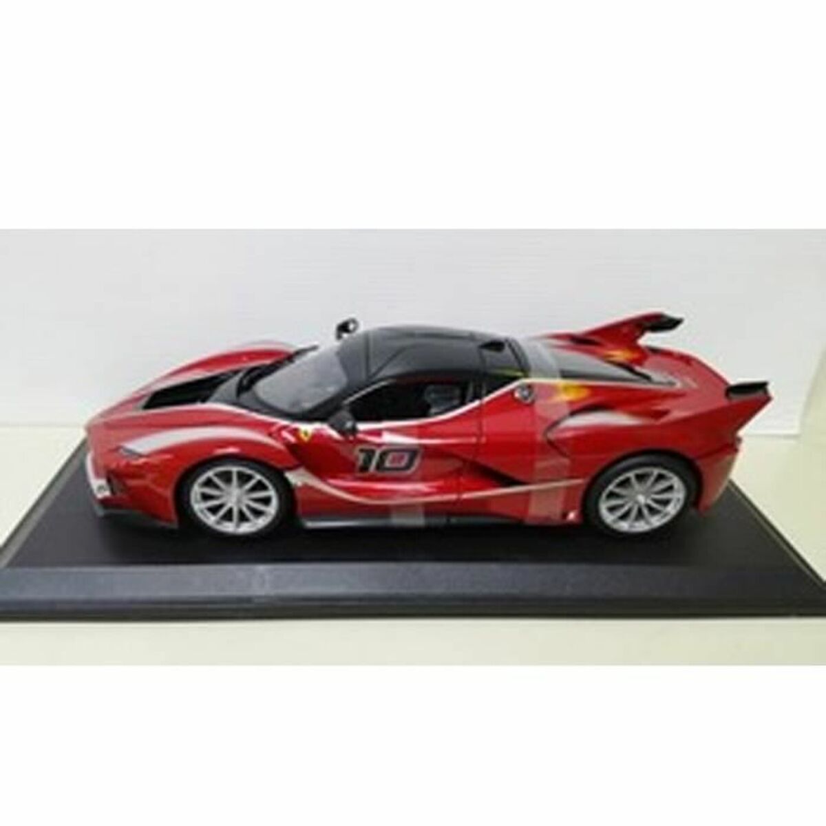 Automobilis Bburago Ferrari FXX K #10 1:18