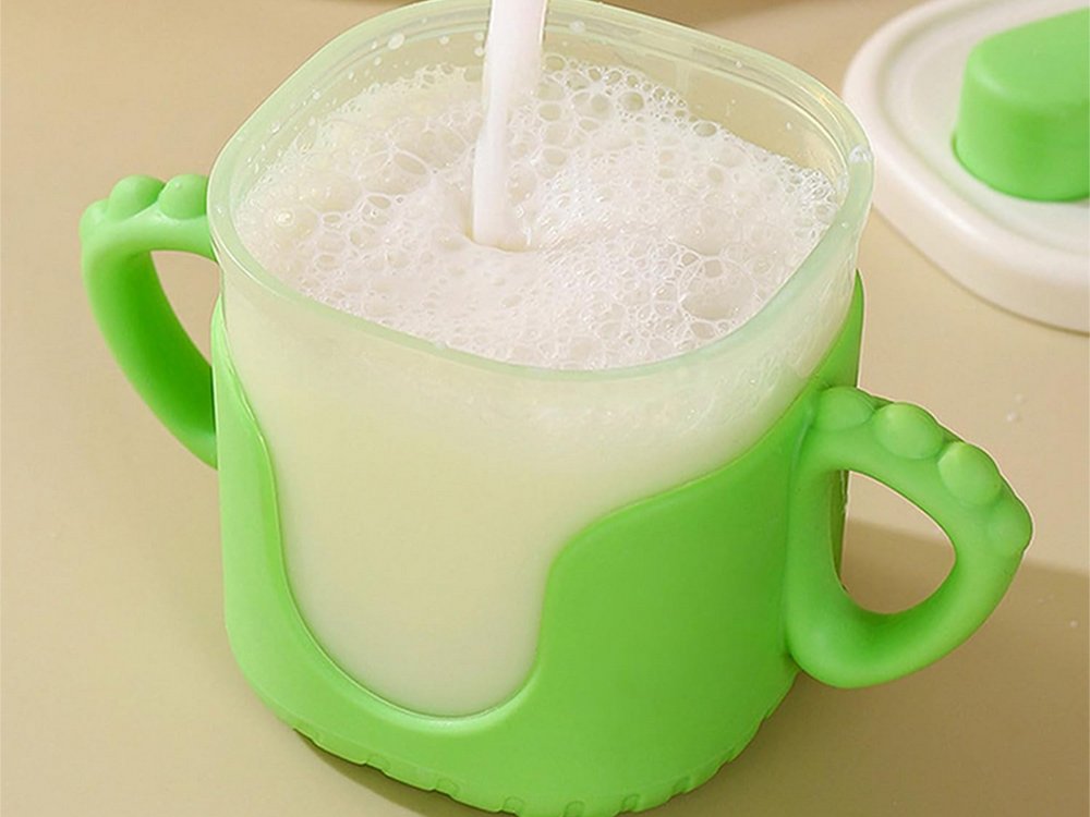 Kūdikių gertuvė su silikoninėmis rankenėlėmis (300 ml, su šiaudeliu)