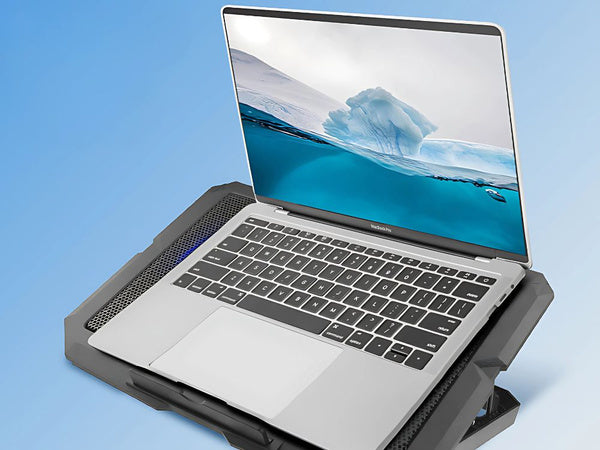Nešiojamojo kompiuterio aušinimo padas buvo reguliuojamas su usb prievadu
