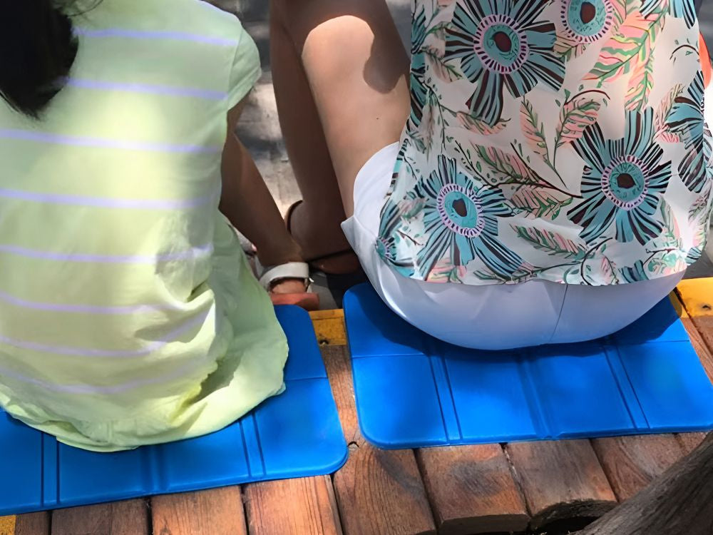 Sulankstomas kilimėlis sėdimoms vietoms (kempingui, žygiams, paplūdimiui)